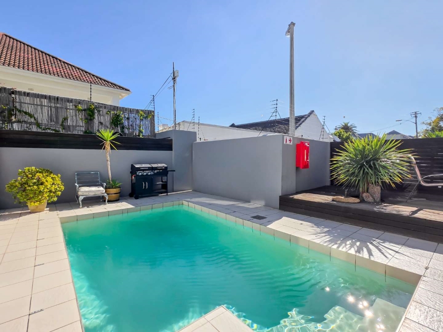 2 Bedroom Property for Sale in Sea Point Western Cape
